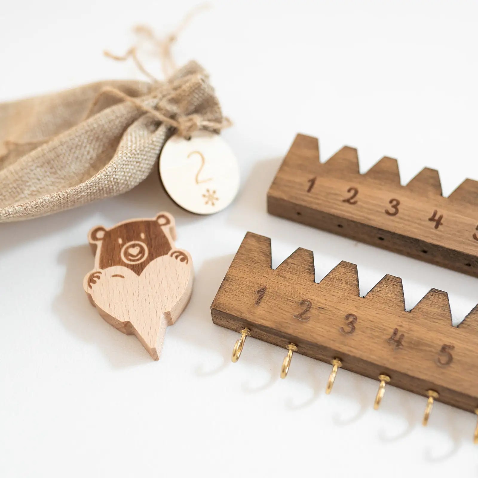 Adventskalender Holz - "Holzleiste mit Weihnachtsbär" - wunderwunsch