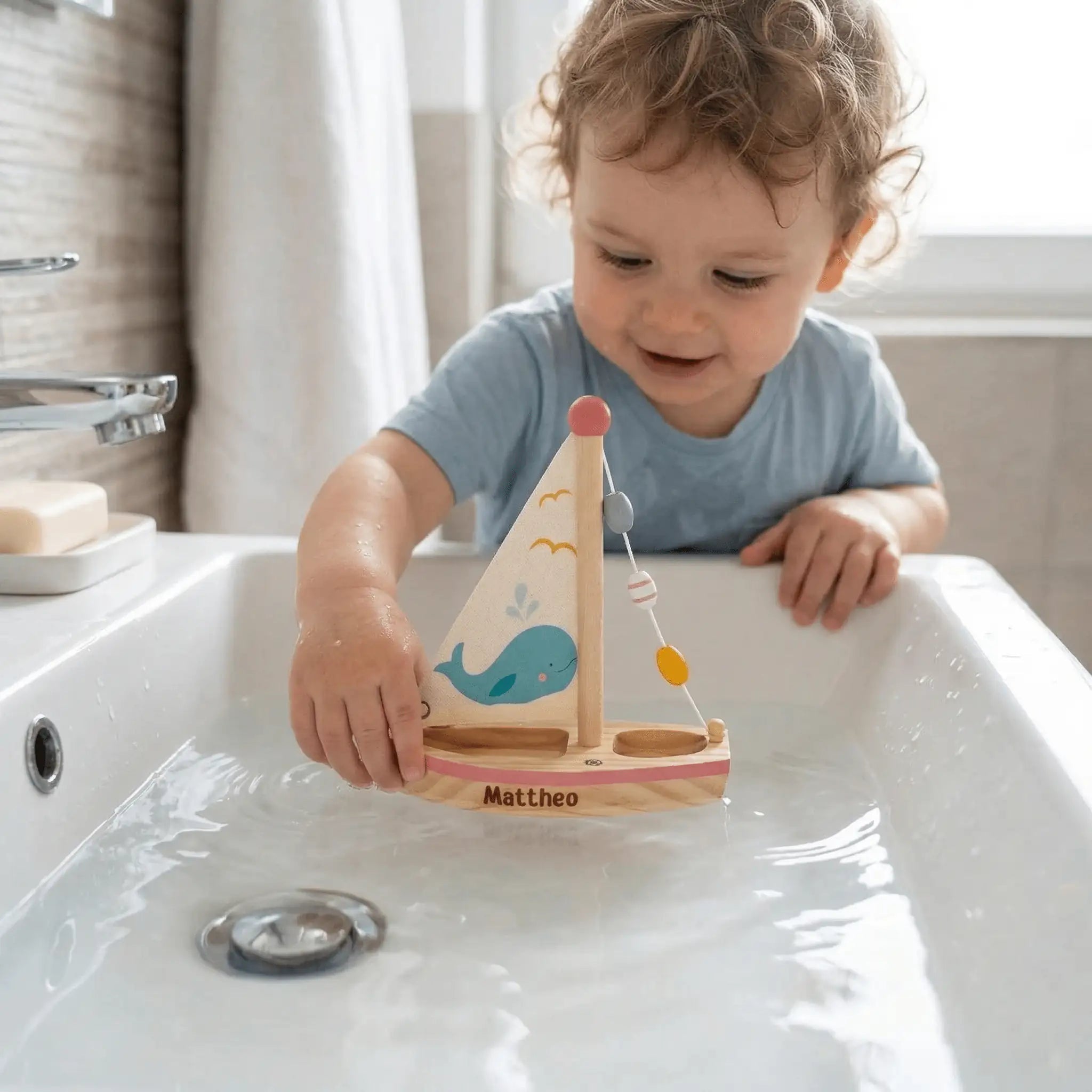 BIECO Segelschiff Holz Wal & Robbe personalisierbar - wunderwunsch