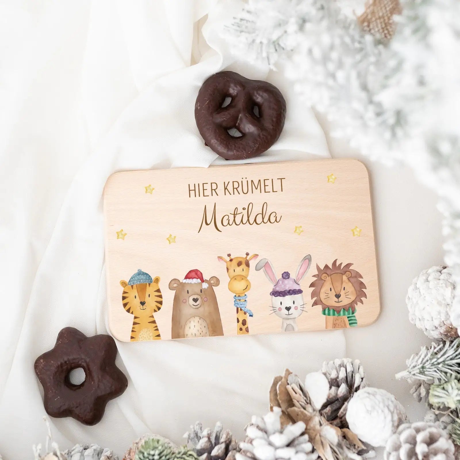 Frühstücksbrett und Emaille Kindertasse personalisiert - Weihnachtstiere Sterne bunt - wunderwunsch