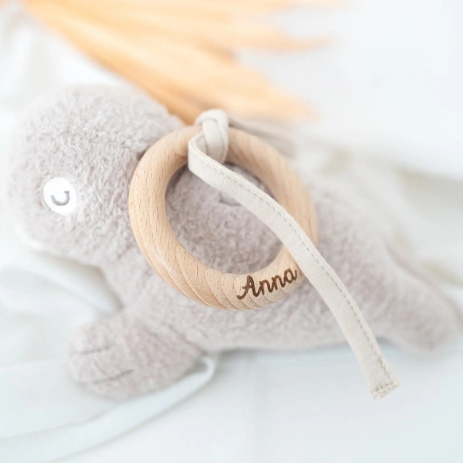 JOLLEIN Spieluhr für Babys personalisierbar - Robbe Boucle - wunderwunsch