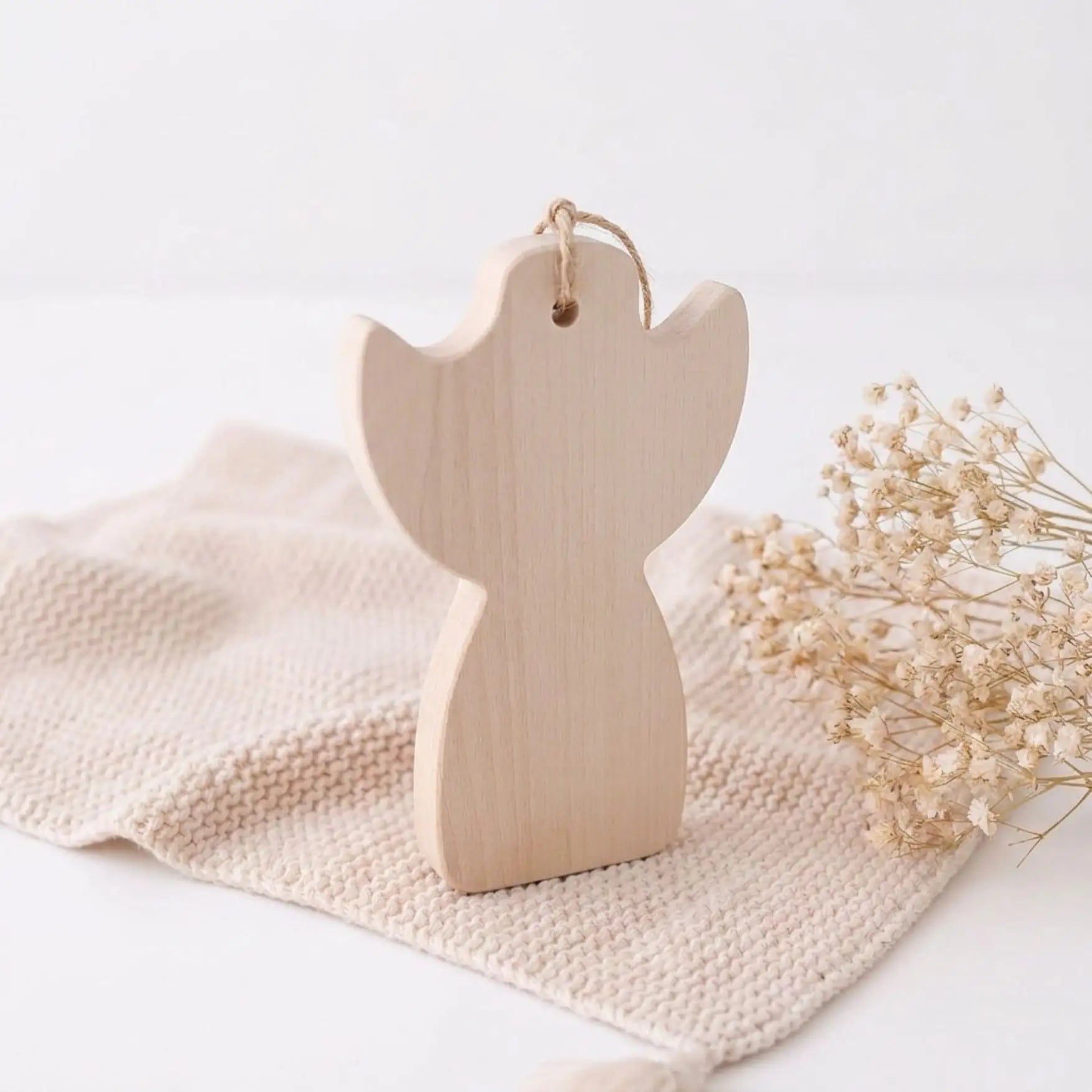 Schutzengel aus Holz personalisiert zur Taufe - wunderwunsch