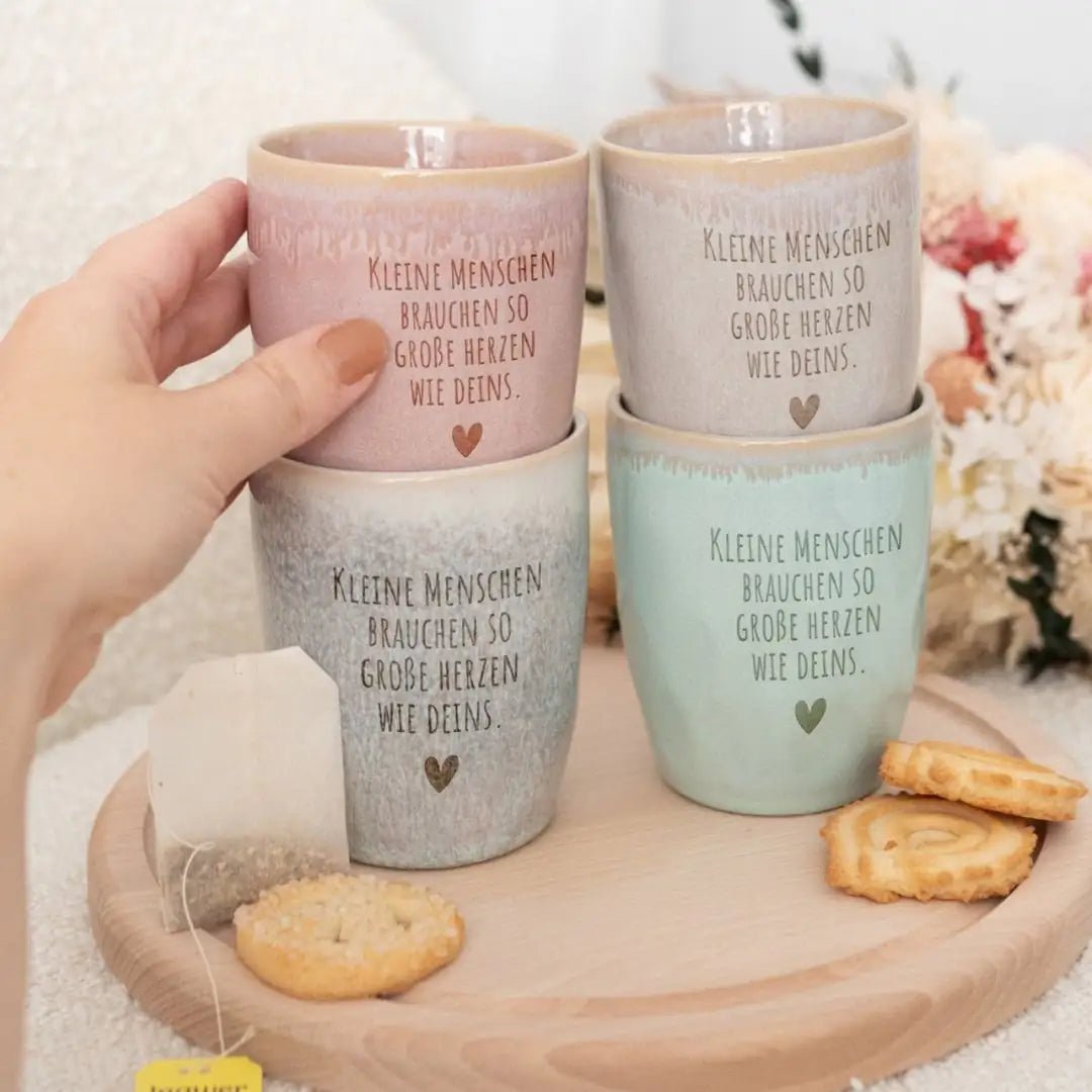 Steingut Becher sand - Kleine Menschen große Herzen - wunderwunsch, Kita Abschiedsgeschenk