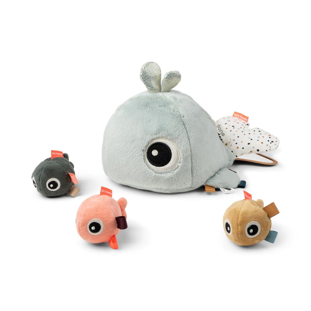 DONEBYDEER Kuscheltier Versteckspiel personalisiert - Wal