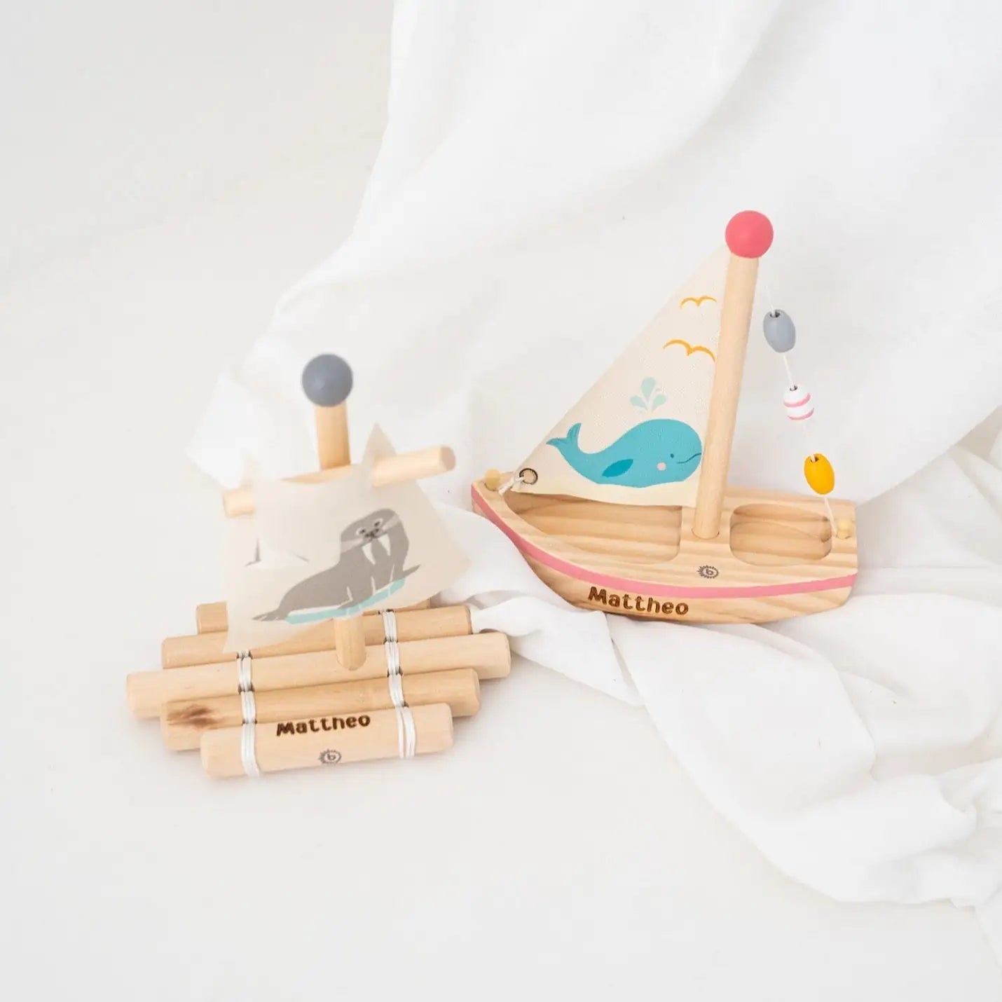 BIECO Segelschiff Holz Wal & Robbe personalisierbar - wunderwunsch
