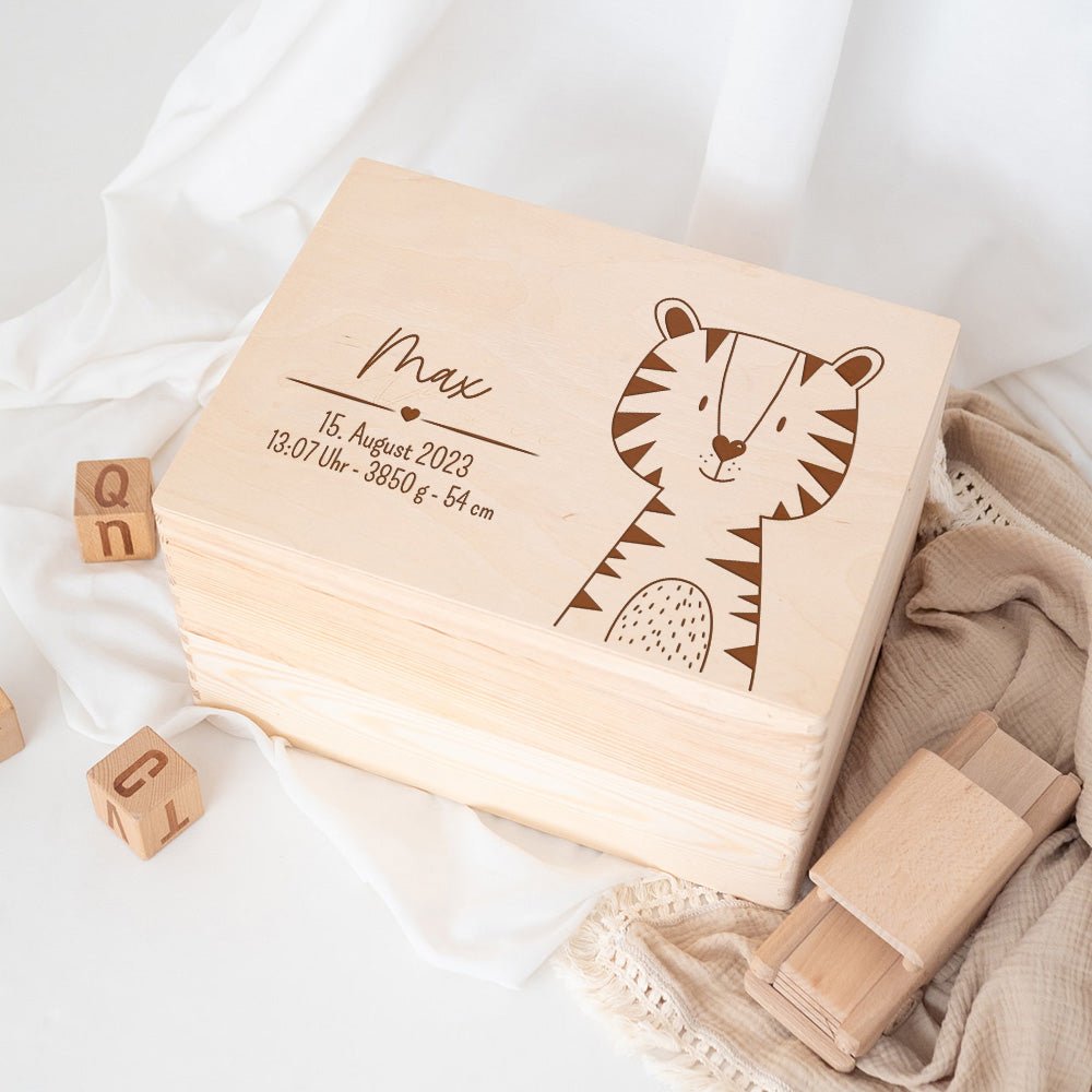 Erinnerungsbox Holz mit Wunschdaten – Tier Gravur - wunderwunsch