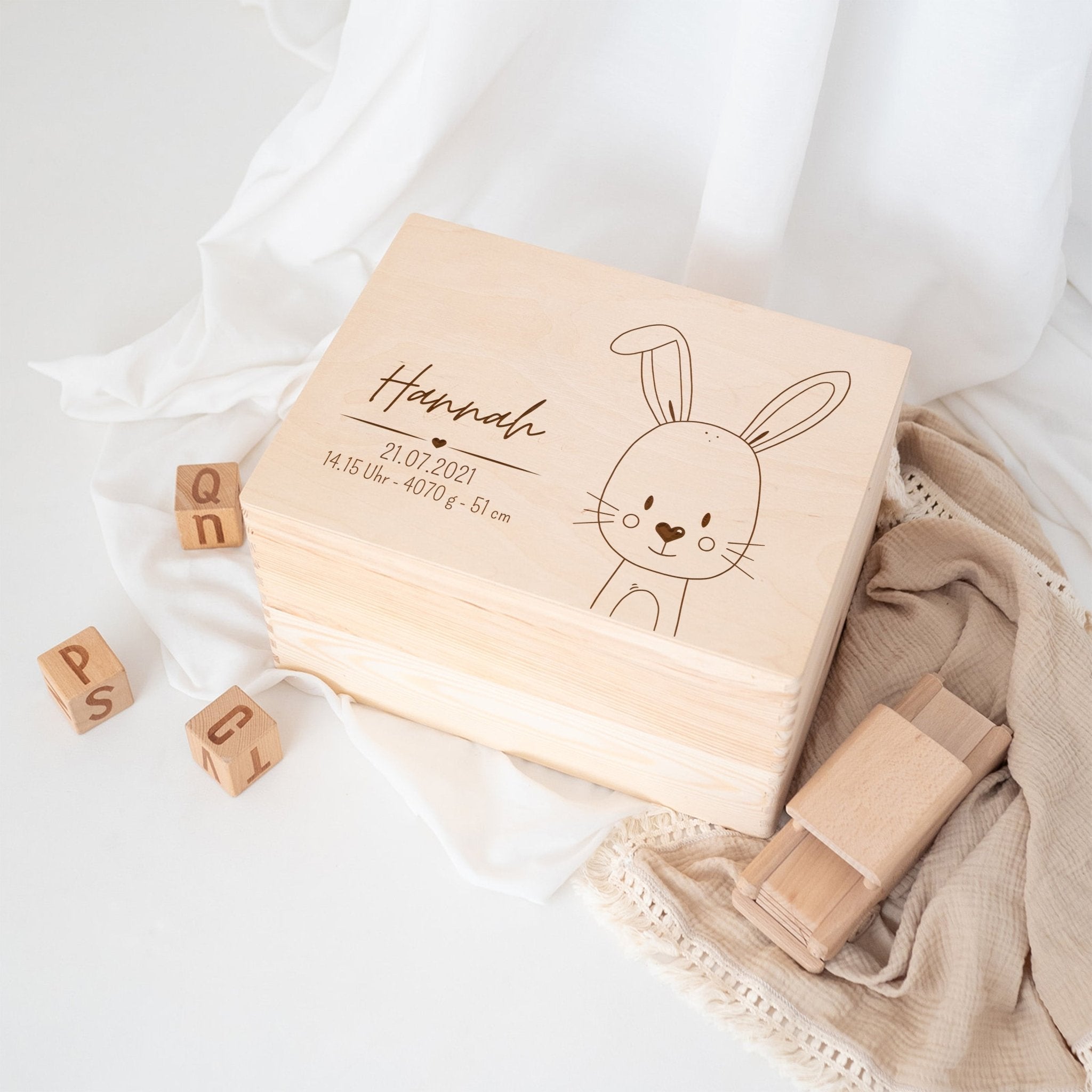 Erinnerungsbox Holz mit Wunschdaten – Tier Gravur - wunderwunsch