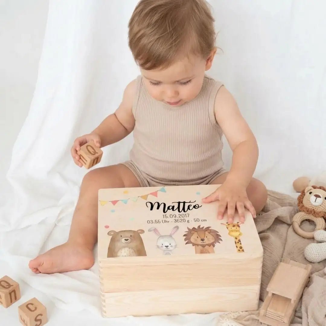 Erinnerungsbox Holz mit Wunschdaten – Tiere unten Girlande Aquarell - wunderwunsch