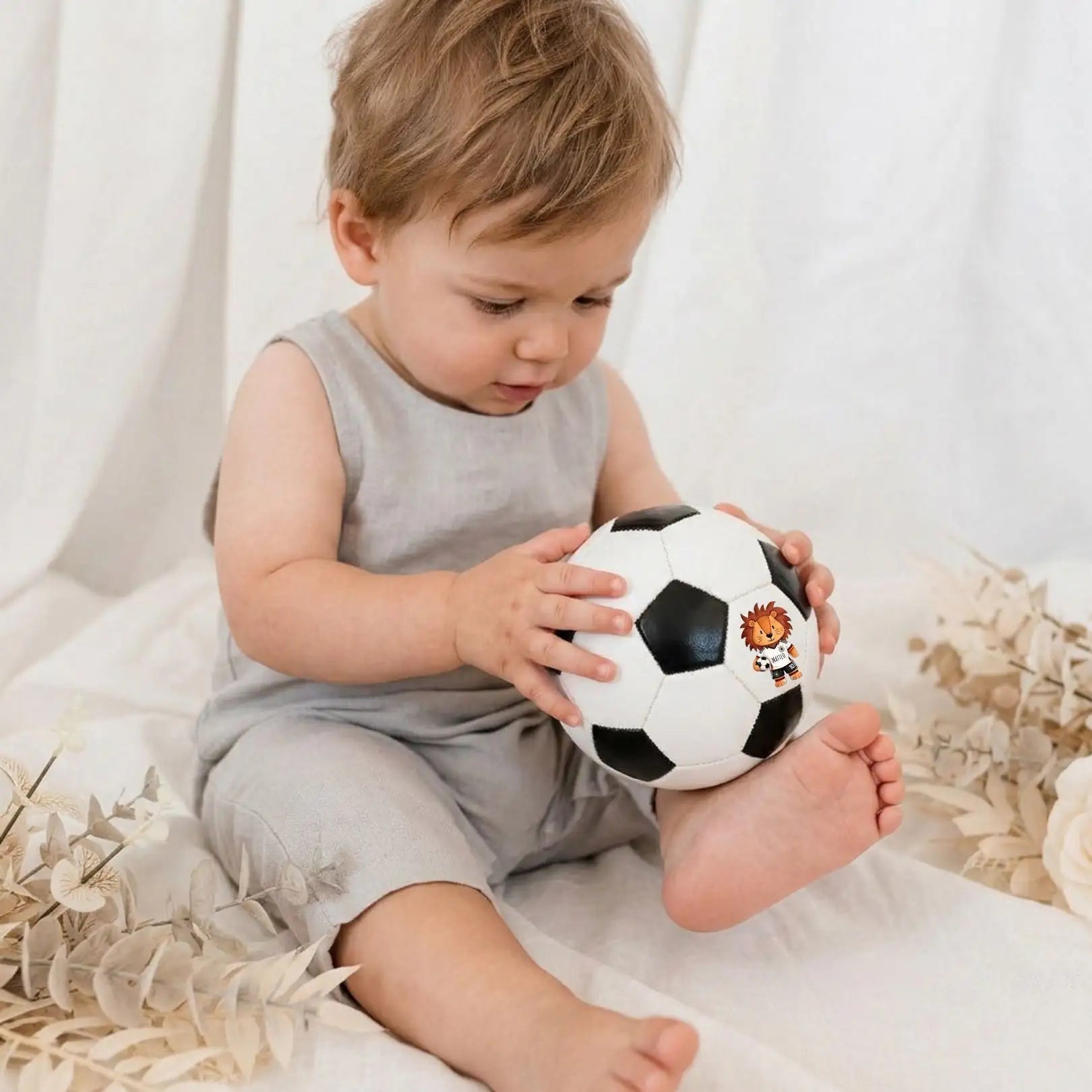 Fußball Schwarz - Weiß - Fußball Löwe personalisiert - wunderwunsch
