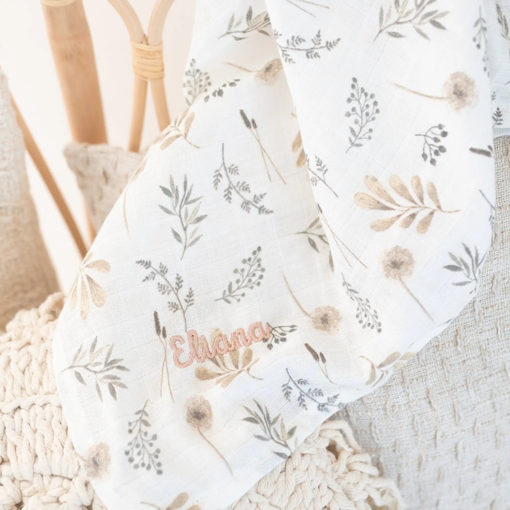 JOLLEIN Musselin Spucktuch für Babys personalisiert - Teddybär, Wildblumen - wunderwunsch