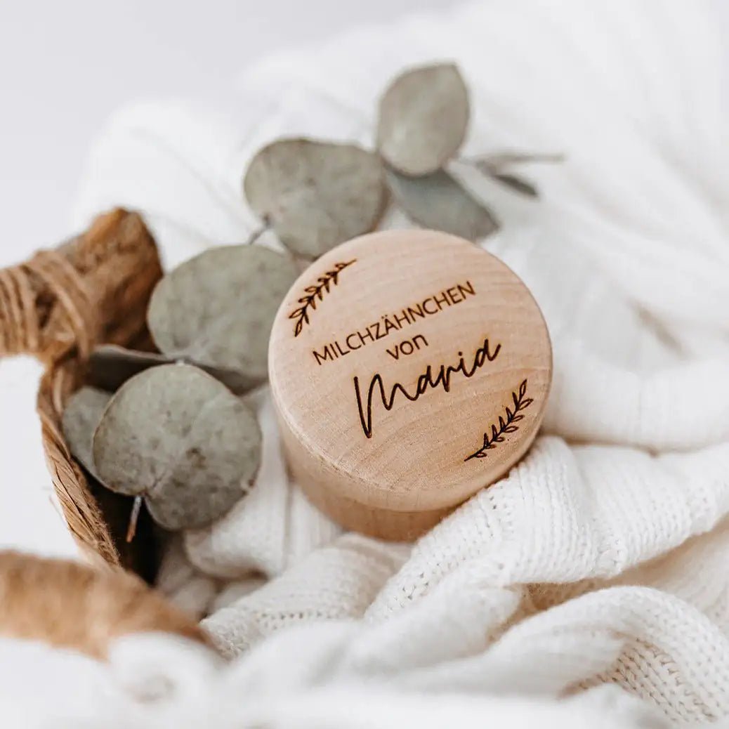Milchzahndose Holz personalisiert - Regenbogen, Zahn, Zweig Gravur - wunderwunsch