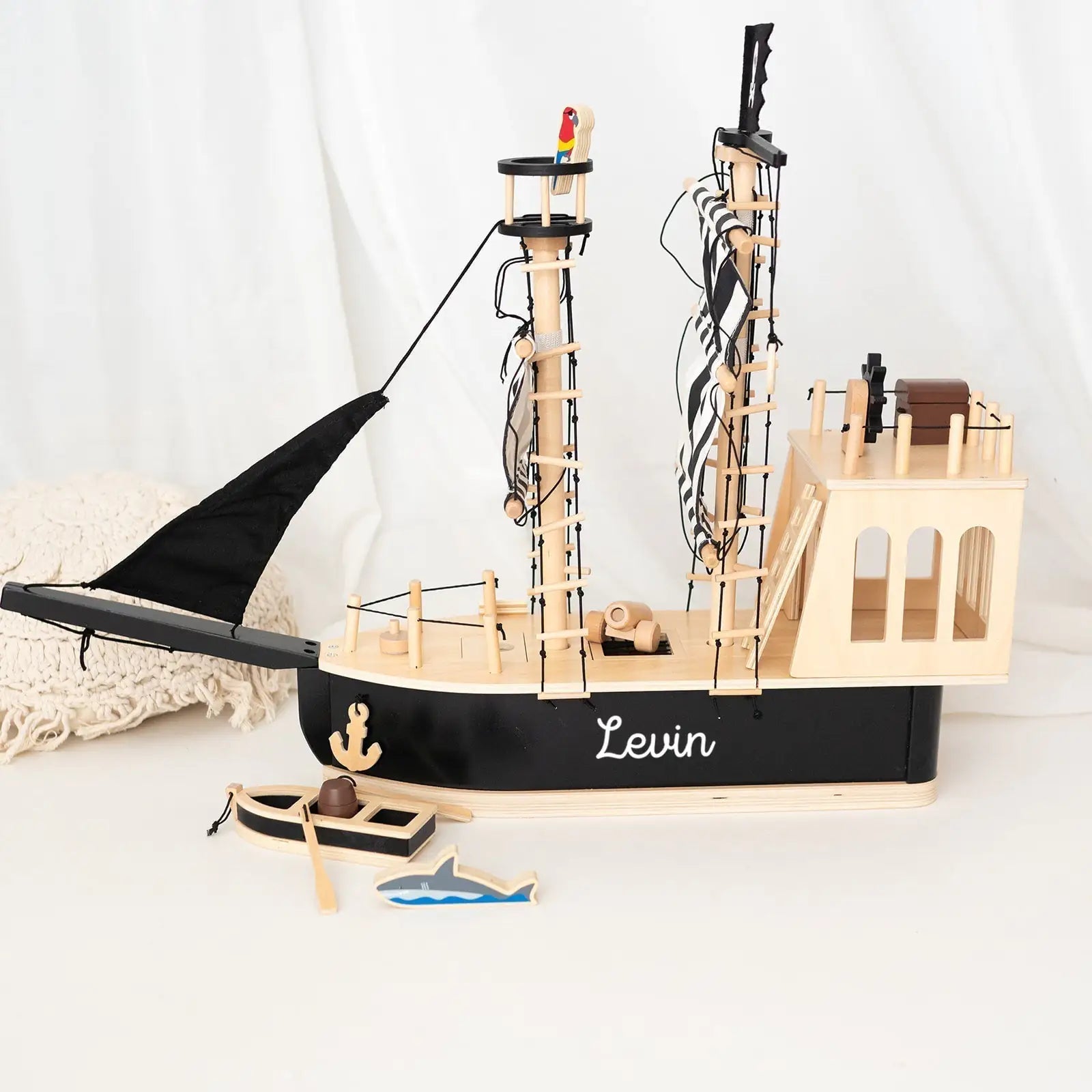 SMALL FOOT Piratenschiff Holz personalisierbar - wunderwunsch